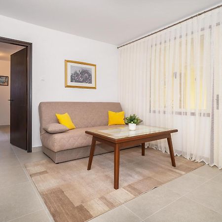 Apartments & Room Jagoda Baska  Ngoại thất bức ảnh
