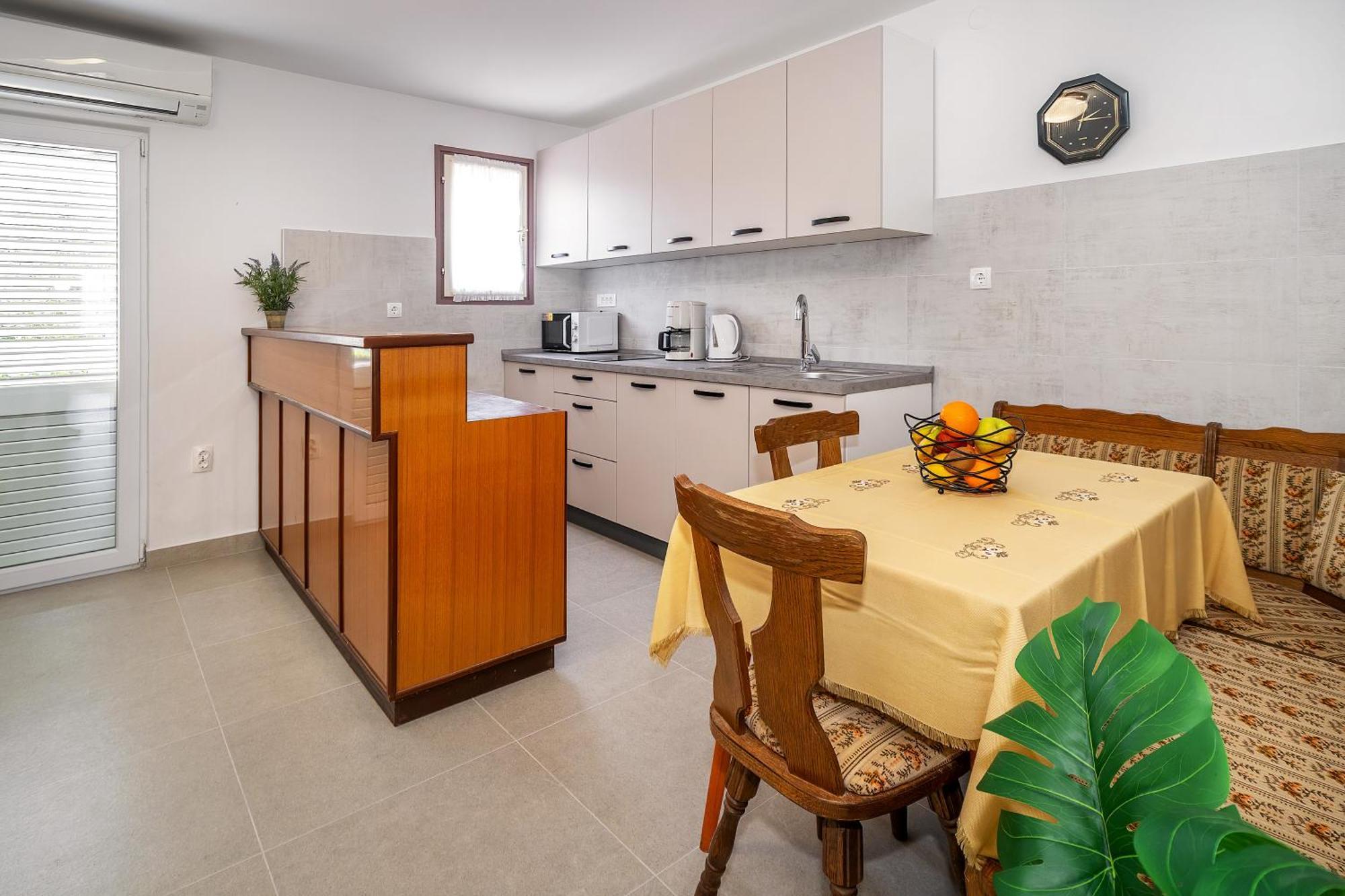 Apartments & Room Jagoda Baska  Ngoại thất bức ảnh