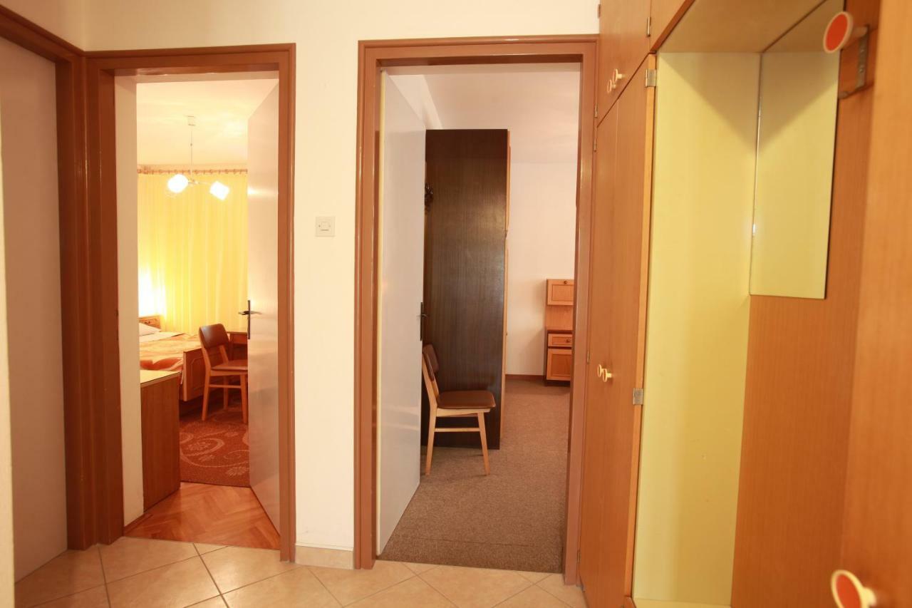 Apartments & Room Jagoda Baska  Ngoại thất bức ảnh
