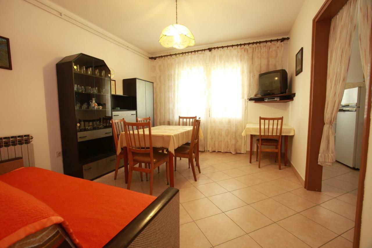 Apartments & Room Jagoda Baska  Ngoại thất bức ảnh
