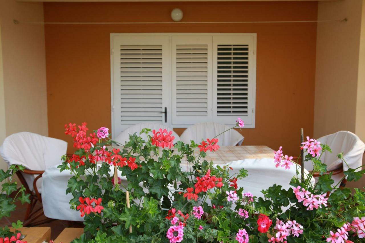 Apartments & Room Jagoda Baska  Ngoại thất bức ảnh