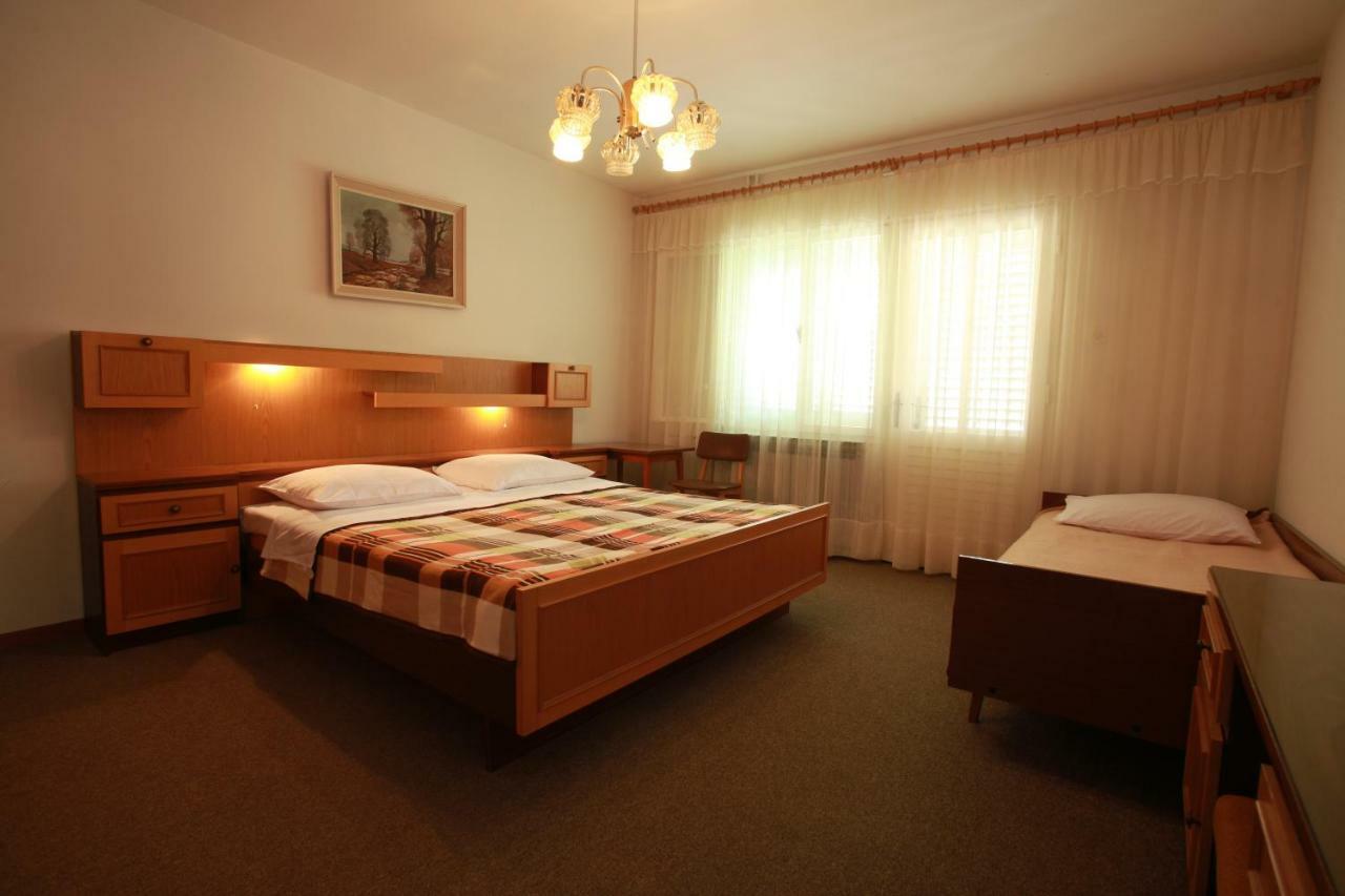 Apartments & Room Jagoda Baska  Ngoại thất bức ảnh