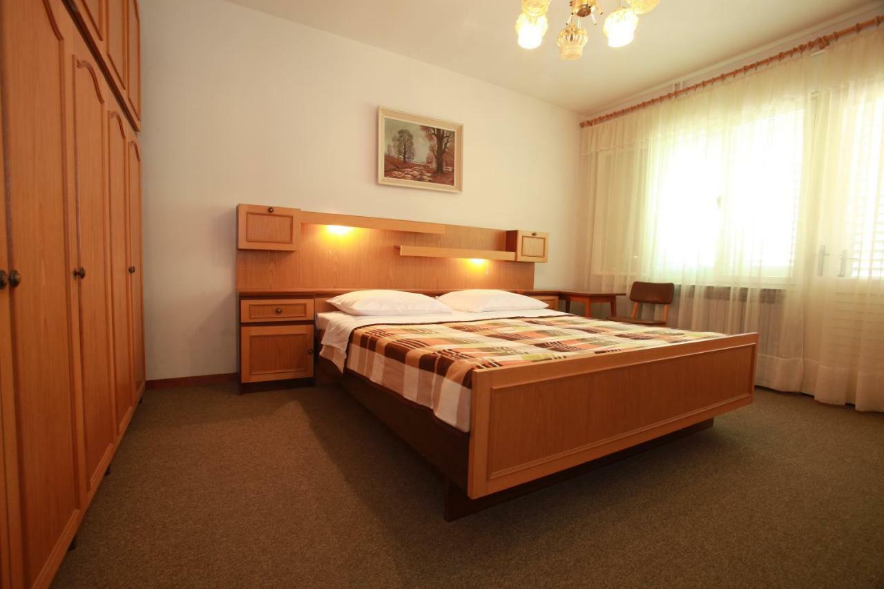 Apartments & Room Jagoda Baska  Ngoại thất bức ảnh