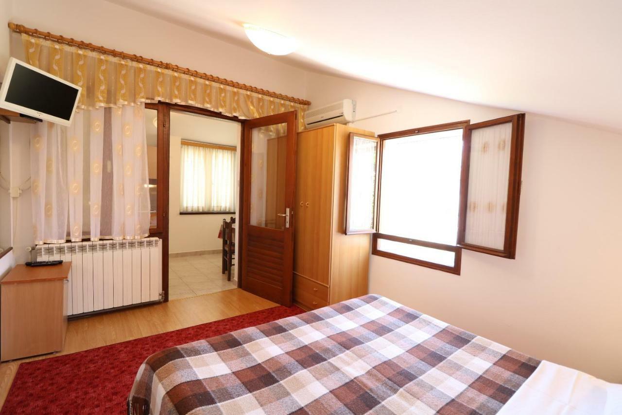Apartments & Room Jagoda Baska  Ngoại thất bức ảnh